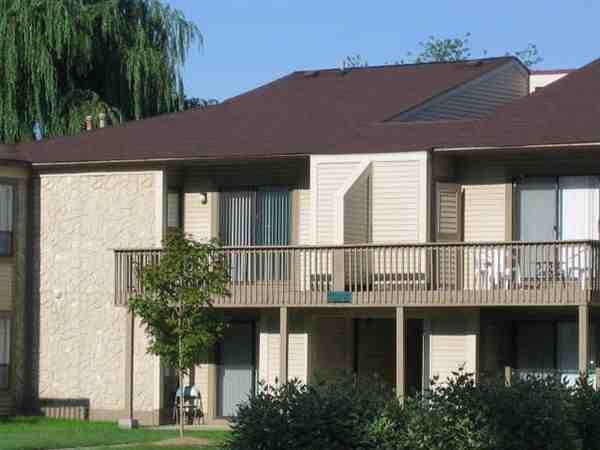 Kimberly Club Apartments 34830 Pisces Drive, Sterling Heights, MI