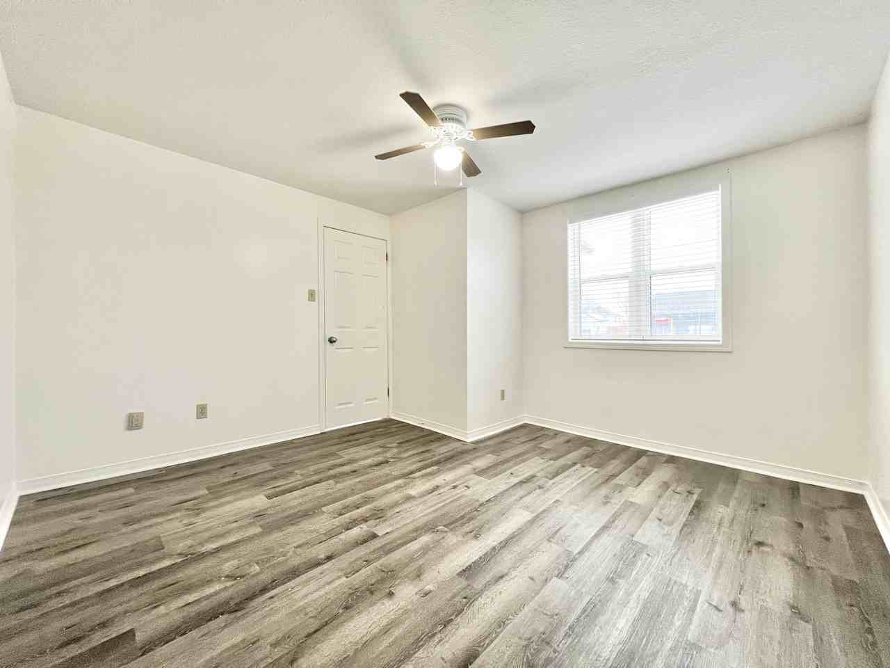 1369 Killarney Beach Road, Lefroy ON L0L 1W0 Apartments 1369