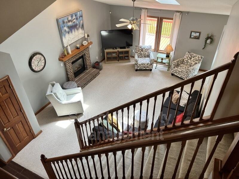 Furnished Houses for Rent In Fort Wayne, IN Rental Homes with Couches