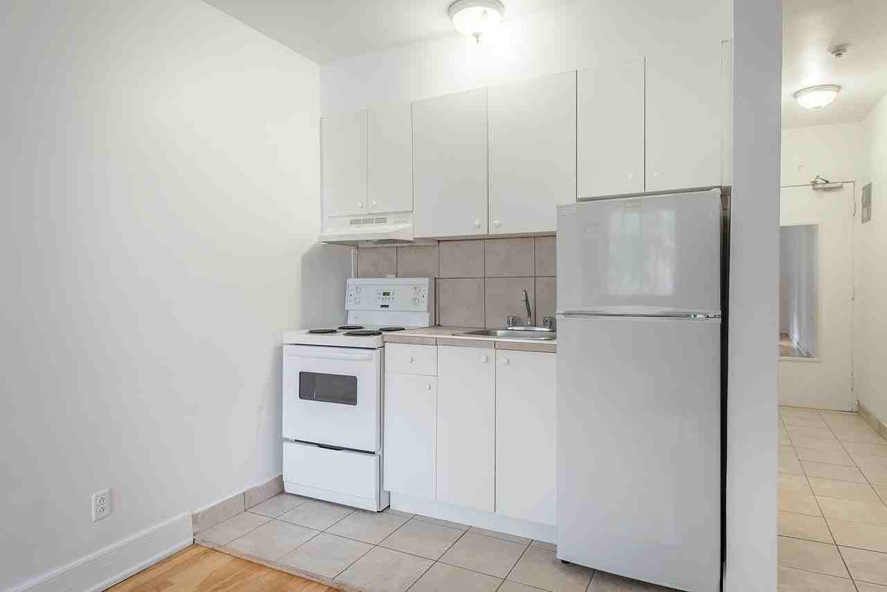 3466 Aylmer Apartments 3484 Rue Aylmer, Montréal, QC H2X 2B6 Zumper