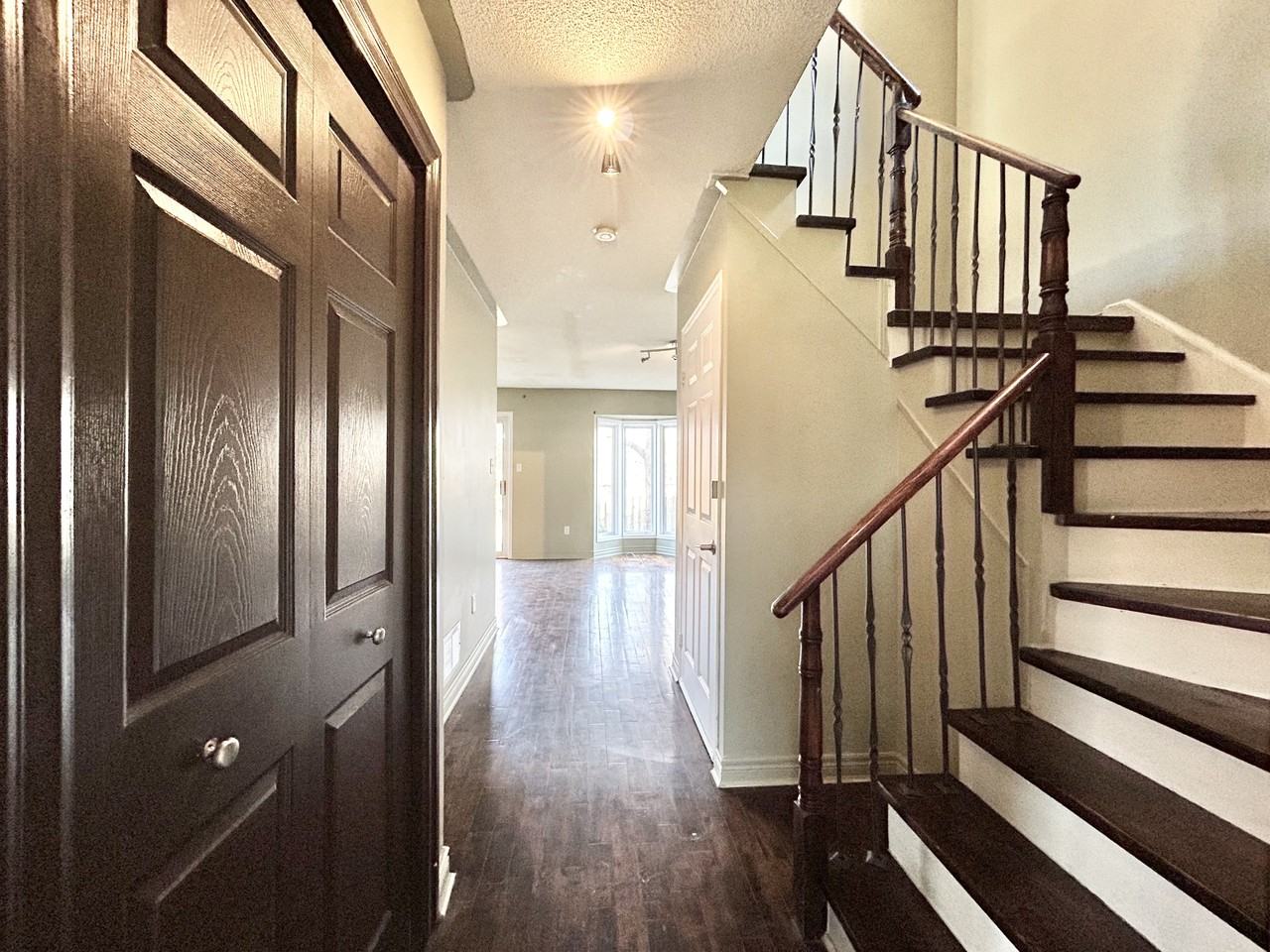 1510 Taylor Crescent, Burlington, ON Apartments 510 Taylor Cres