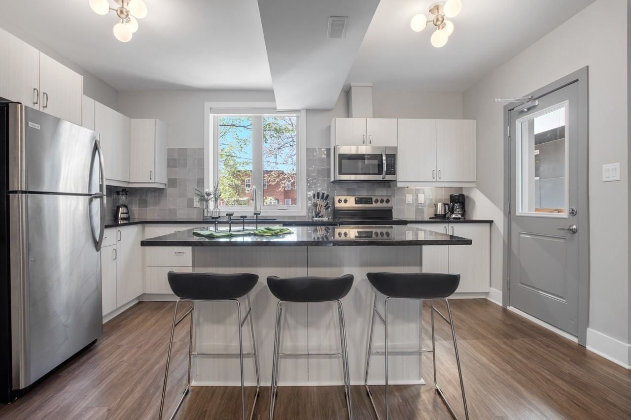 388390 Chapel Apartments in Sandy Hill, Ottawa, ON K1N 7Z6 Zumper