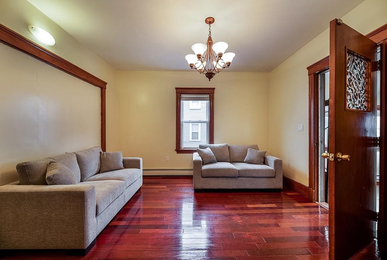 Charming Everett home near Newburyport/Rockport Line Apartments in