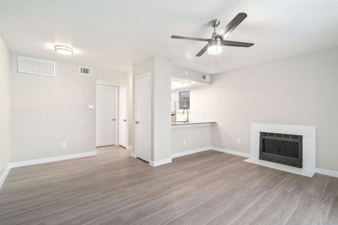 Tides at Whispering Hills Apartments 13015 Audelia Rd, Dallas, TX