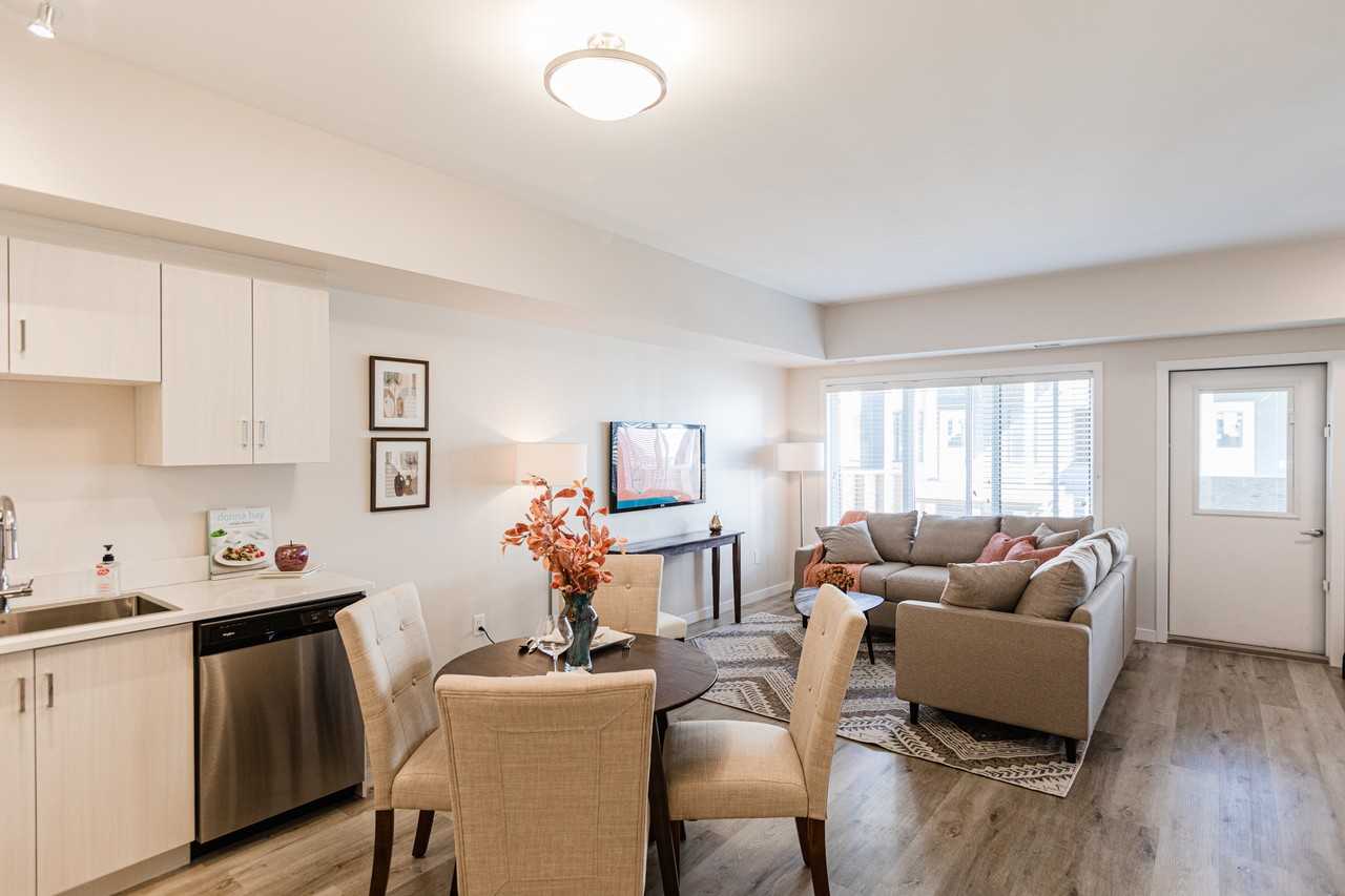 Element Townhomes in Prairie Pointe Apartments 2 Ken Oblik Dr