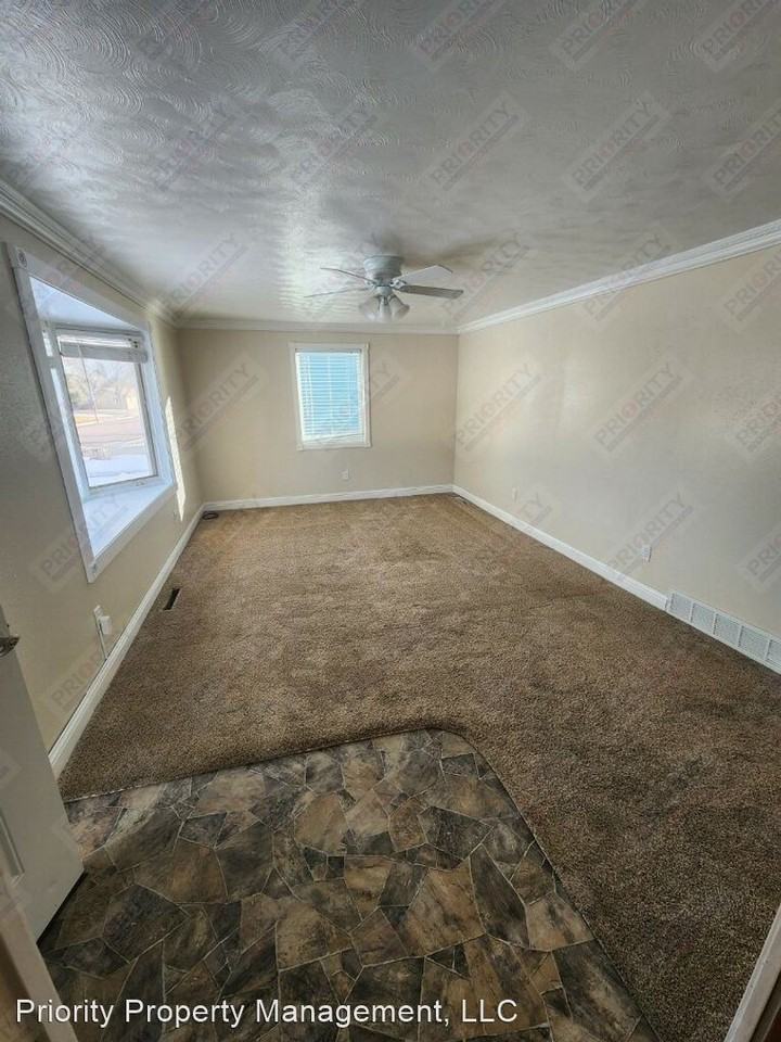 208 E Sunset Dr Apartments in Gillette, WY 82716 Zumper