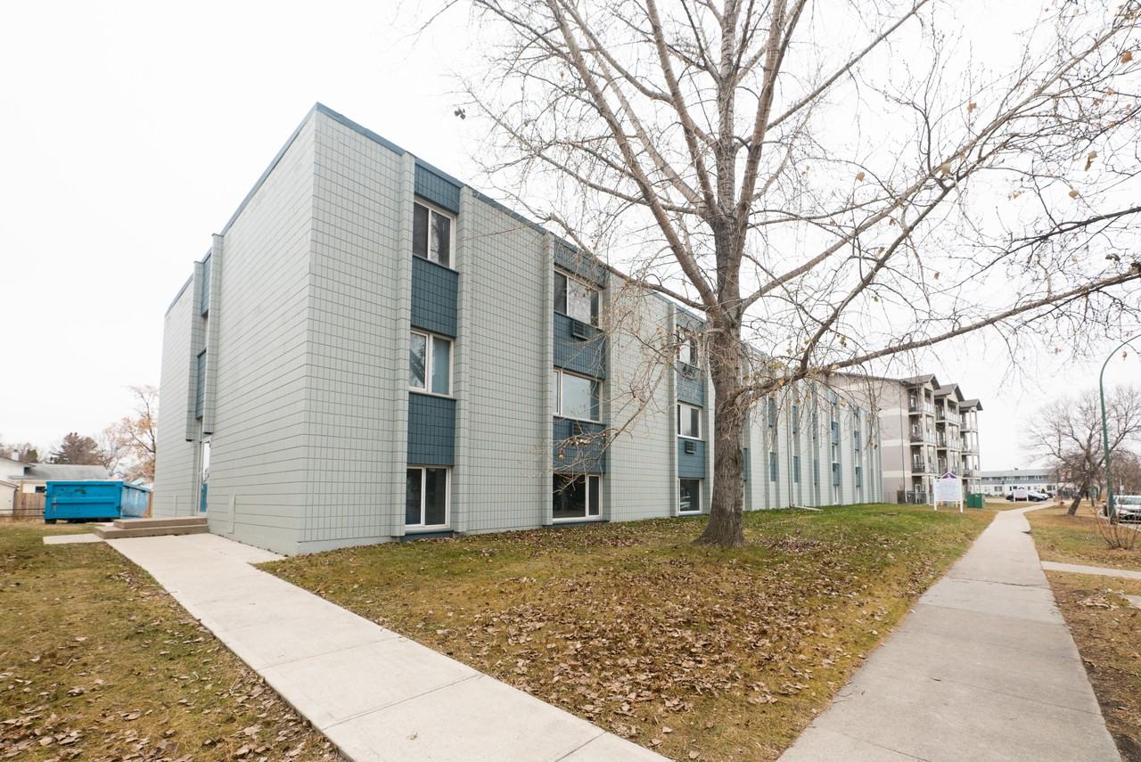 1174 Jefferson Apartments in The Maples, Winnipeg, MB R2P 0C7 Zumper