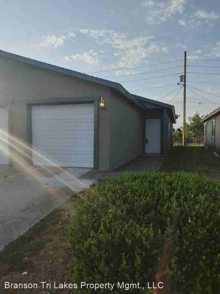 Three Bedroom Duplex Apartments 245/246 Fritts Way, Branson West, MO