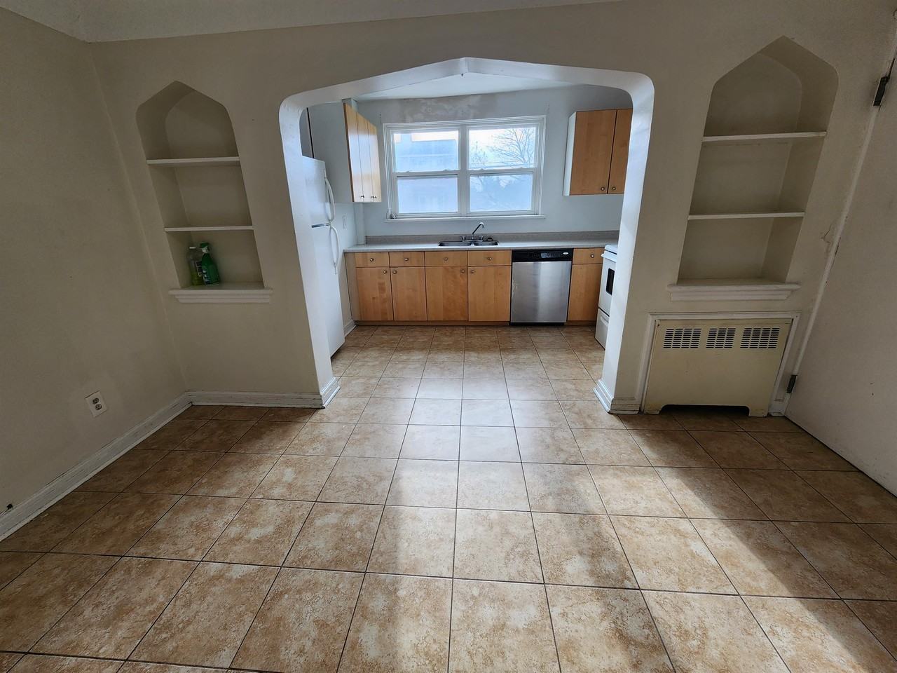 311 Blake OLD Unit 2 Apartments 311 311 Blake Boulevard, Ottawa