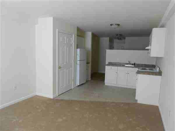 Brushy Hill Plaza Apartments 4 Brushy Plain Rd, Branford, CT 06405