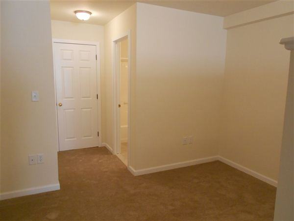 Brushy Hill Plaza Apartments 4 Brushy Plain Rd, Branford, CT 06405