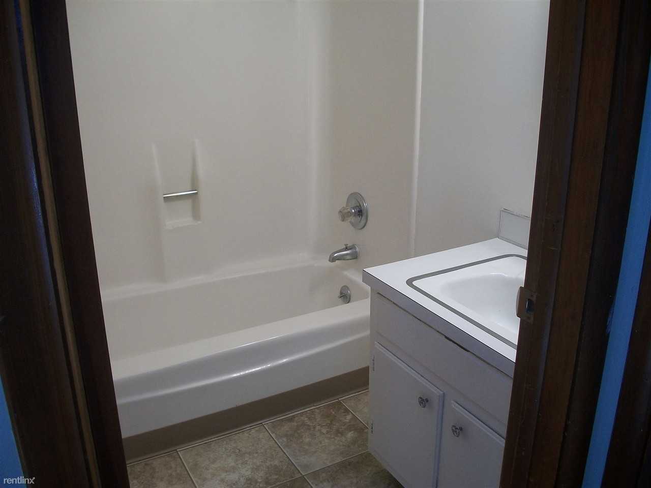 b Drive Apartments 715 b Dr, Bay City, MI 48706 Zumper