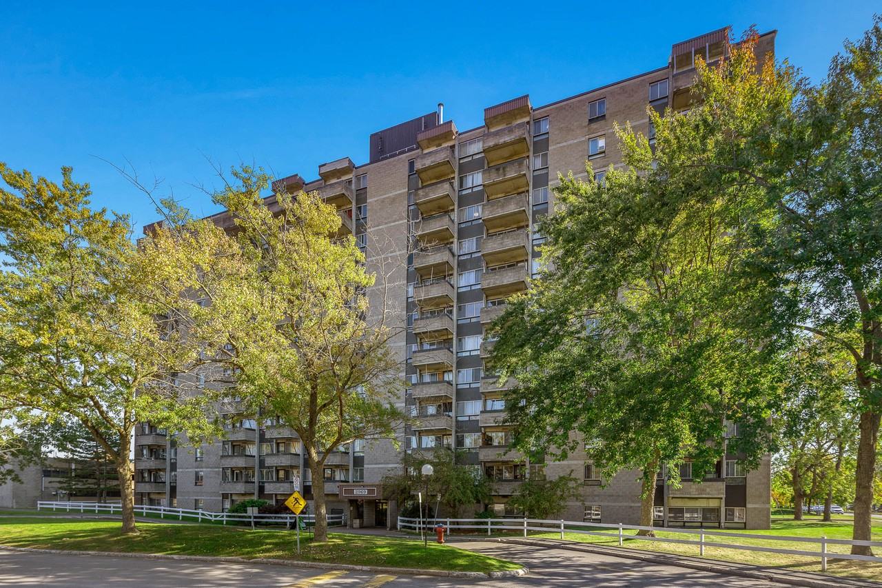 2969 Fairlea Crescent Apartments 2969 Fairlea Cres, Ottawa, ON K1V