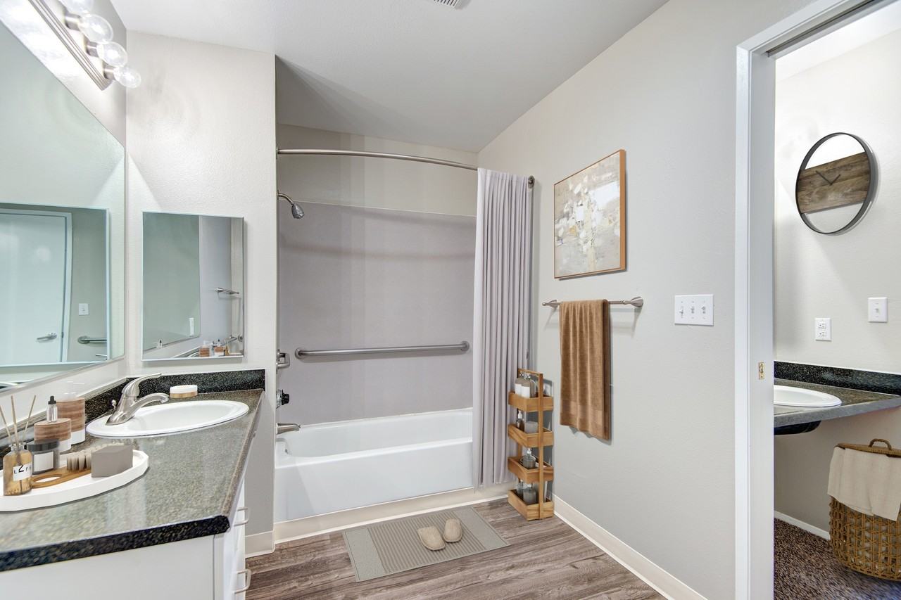 Capitol City on the Course Apartments 5800 Titleist Ln Se, Lacey, WA