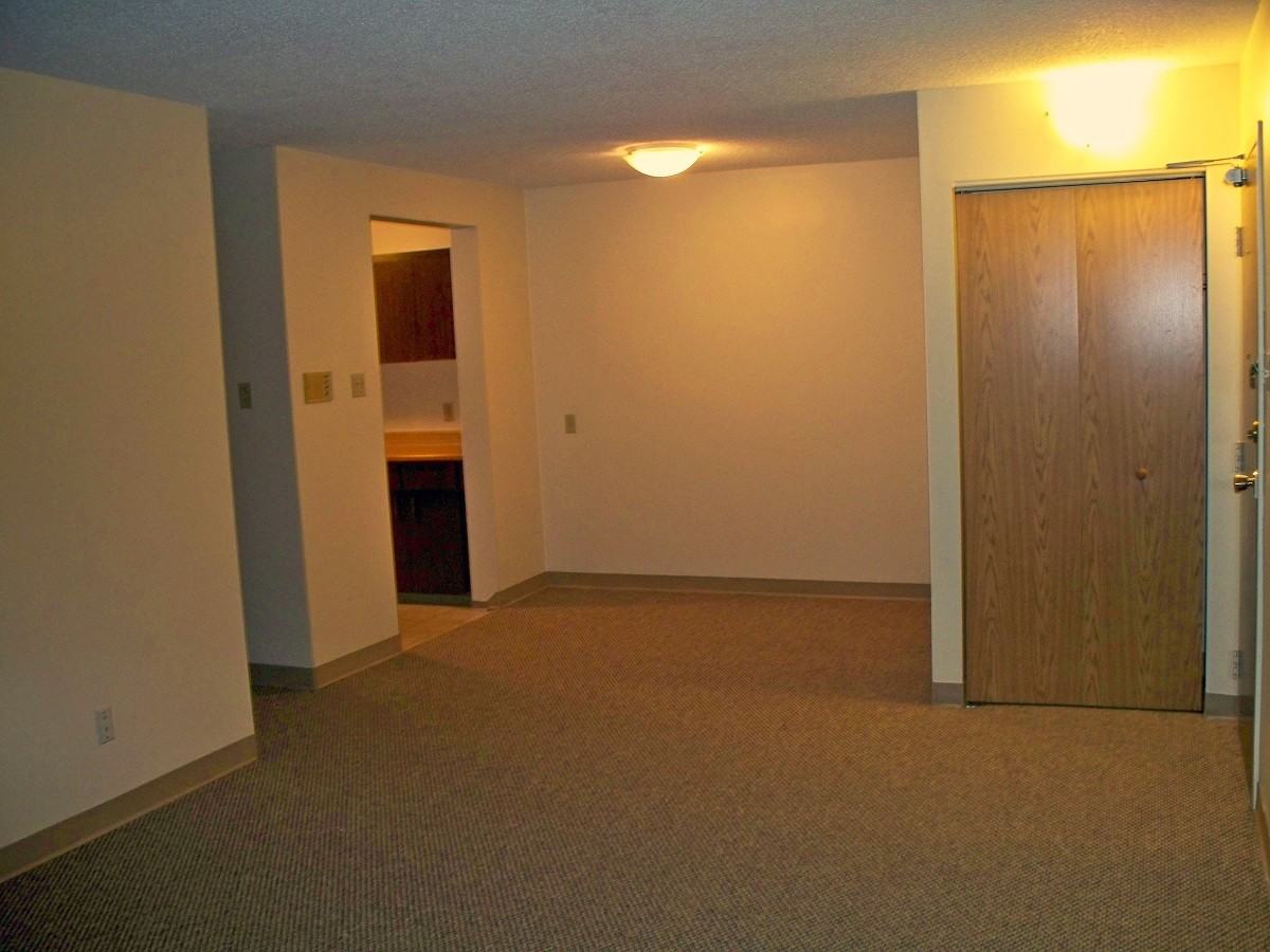 721 Pipeline Apartments in Leila McPhillips Triangle, Winnipeg, MB R2P 1G9 Zumper