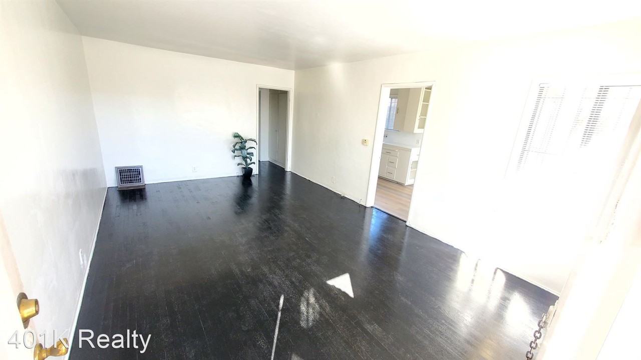 5622 Keniston Ave / 3851 W. 57th St. Apartments in View ParkWindsor