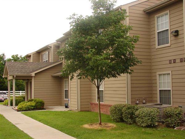 Highlands Apartments 804 Shepherd St, Fort Scott, KS 66701 Zumper