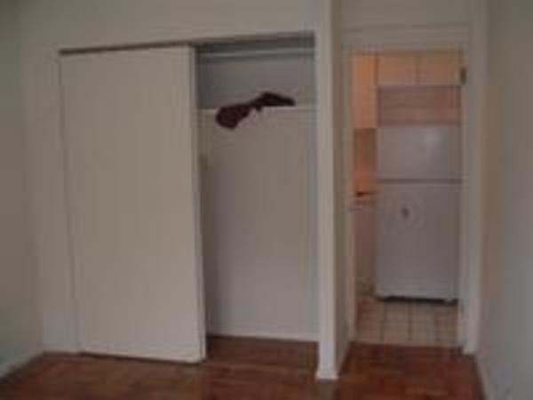 Barclay Avenue and Bowne St Apartments Bowne St, New York, NY 11355