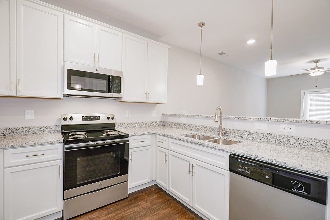 Brigham Ridge Apartments 1220 Pleasant Ridge Rd, Greensboro, NC 27409