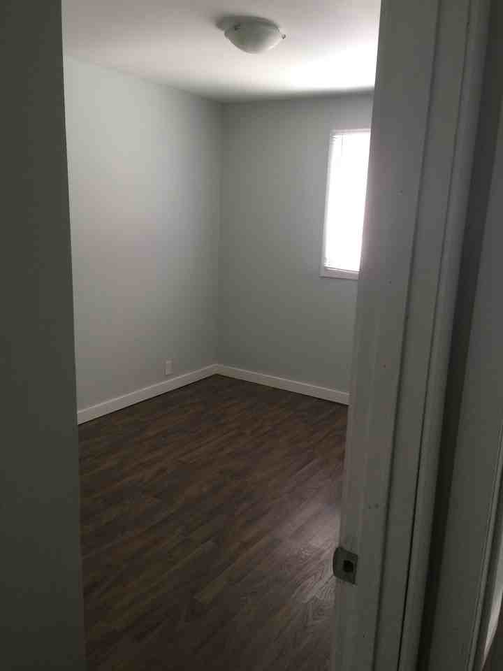 Bannatyne Ave Apartments in Brooklands, Winnipeg, MB R2R 0B2 Zumper