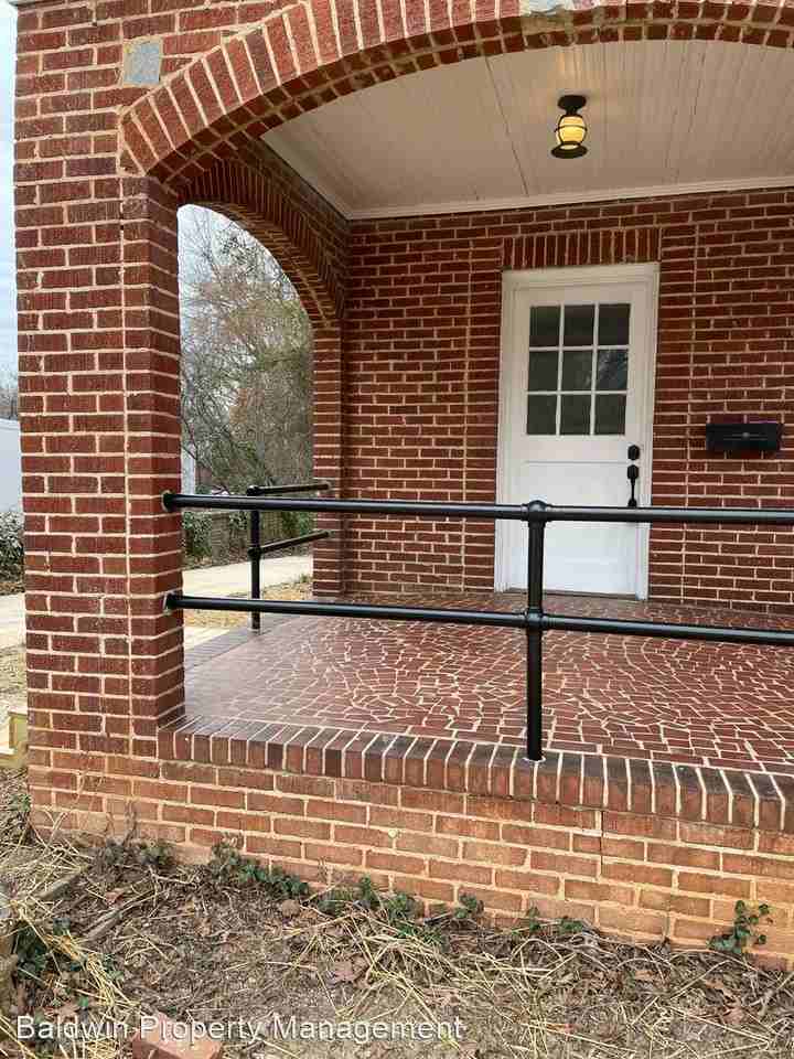 237/239 N 2nd St Apartments in Downtown Albermarie, Albemarle, NC 28001