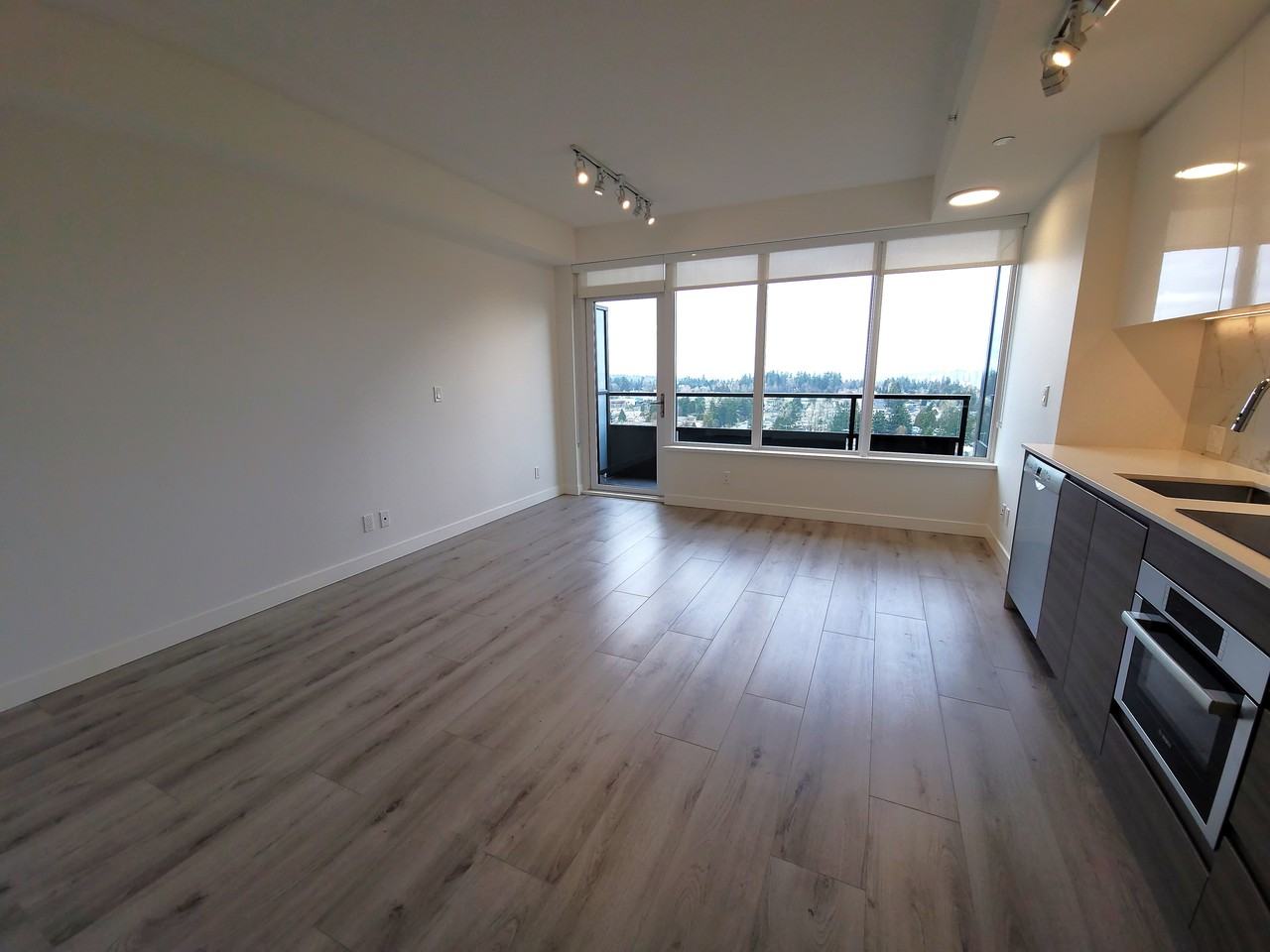 Park Centrale Apartments 10626 City Parkway 2008, Surrey, BC V3T 0S3