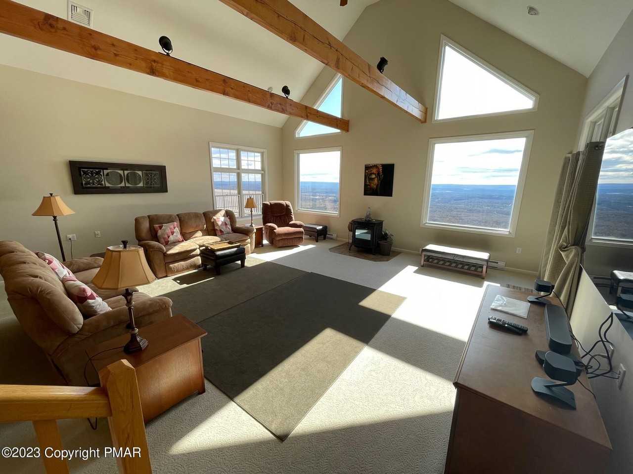 317 Valley View Dr, Albrightsville, PA 18210 4 Bedroom House for 2,800