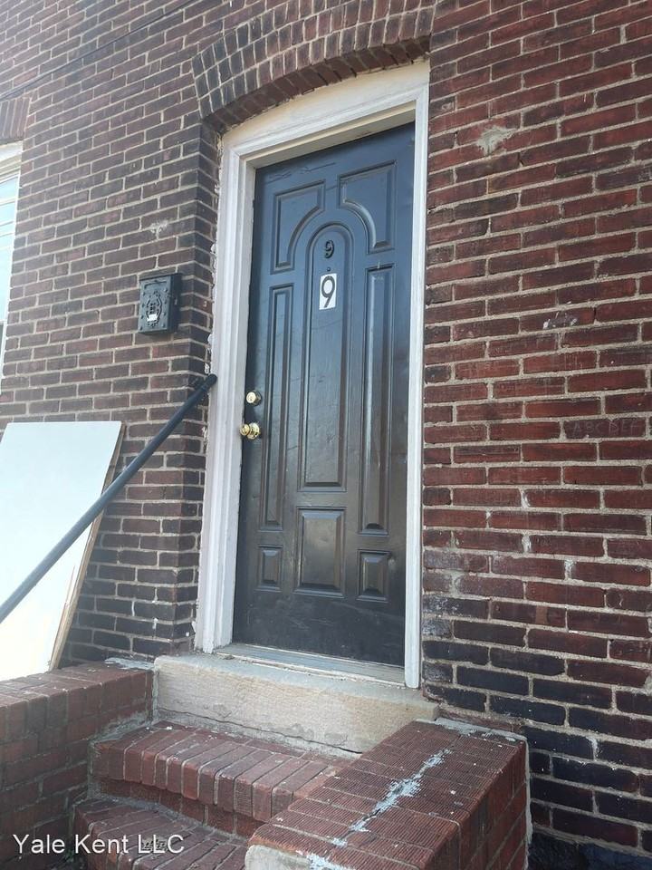 Convenient Corners at South Olden Apartments 1163 1163 East State