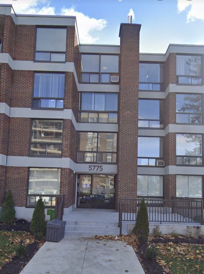 5775 Avenue Sir Walter Scott, CôteSaintLuc, QC H4W 1S4 1 Bedroom