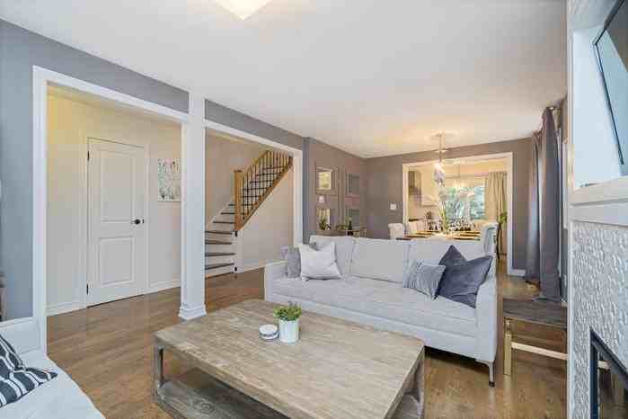 Meltzer Mews, Mississauga, ONTARIO L5N 3K7 4 Bedroom Apartment for