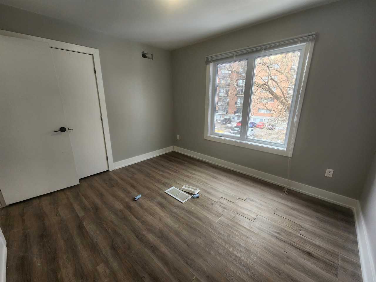 444 Cambridge Street 3 Apartments 444 Cambridge St S, Ottawa, ON