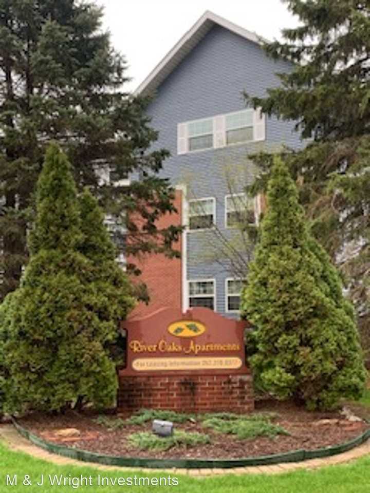 River Oaks Apartments, Hartland WI 550 Cottonwood Ave, Hartland, WI