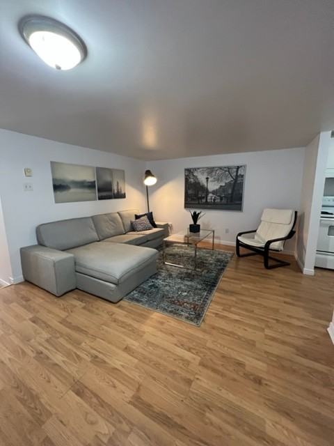 96 Rue Garneau 1, Gatineau, QC J8X 1S3 1 Bedroom Apartment for 895