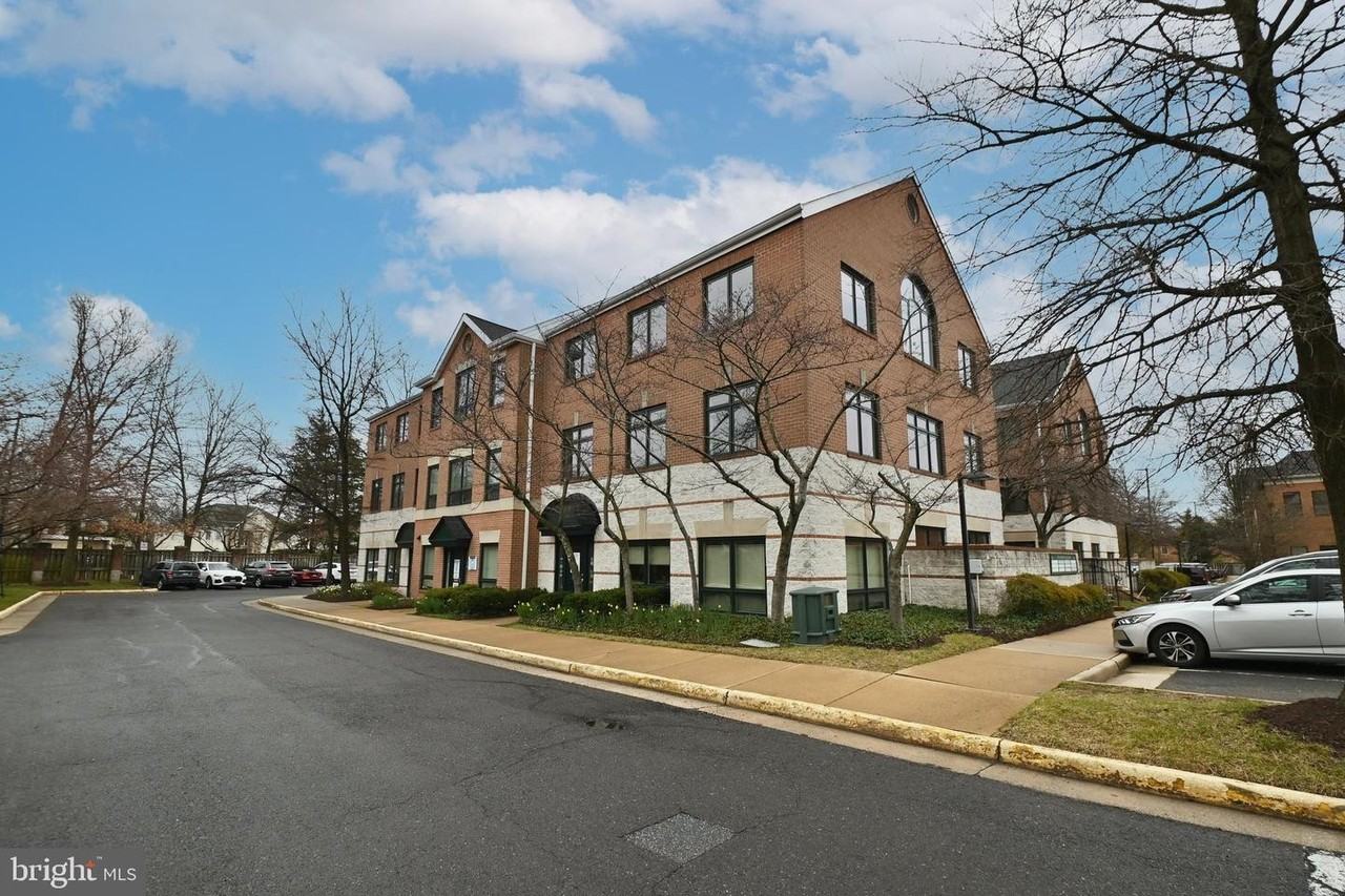 6422 Grovedale Dr, Franconia, VA 22310 Studio Condo for 1,200/month