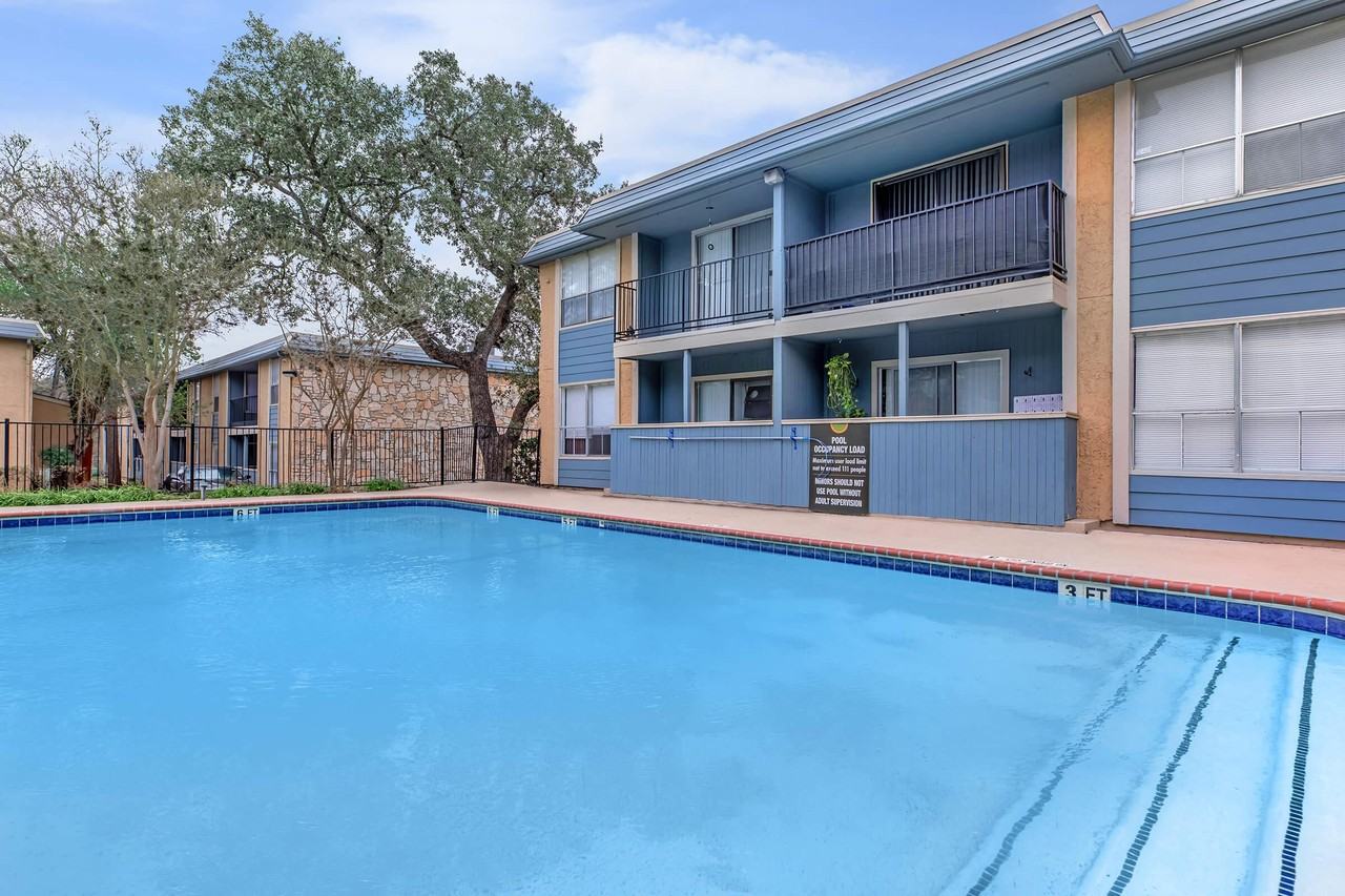 Oak Creek Apartments 6111 Vance Jackson Rd, San Antonio, TX 78230