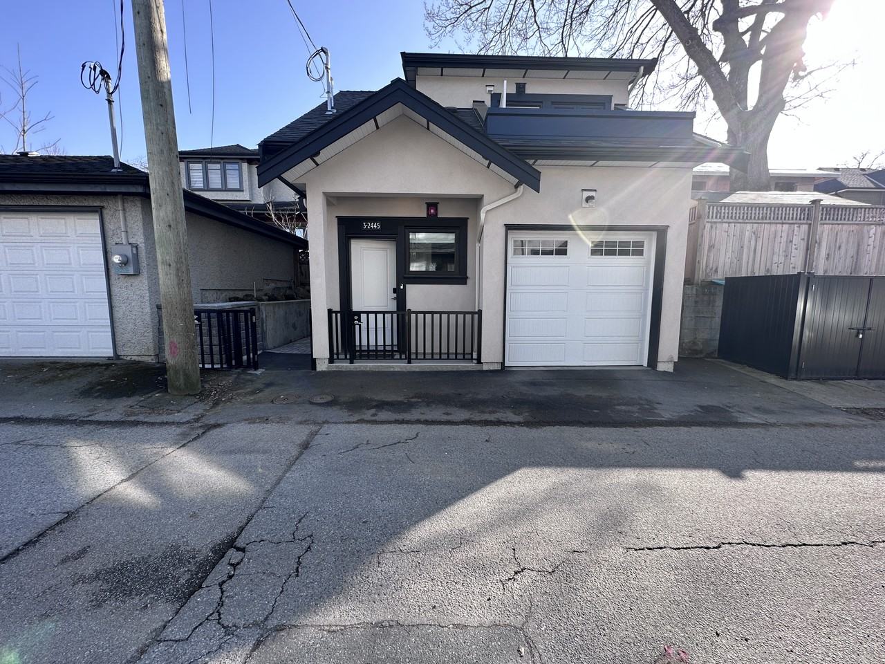 2445 West 10th Avenue, Vancouver, BC V6K 2J4, CA 2 bedroom House