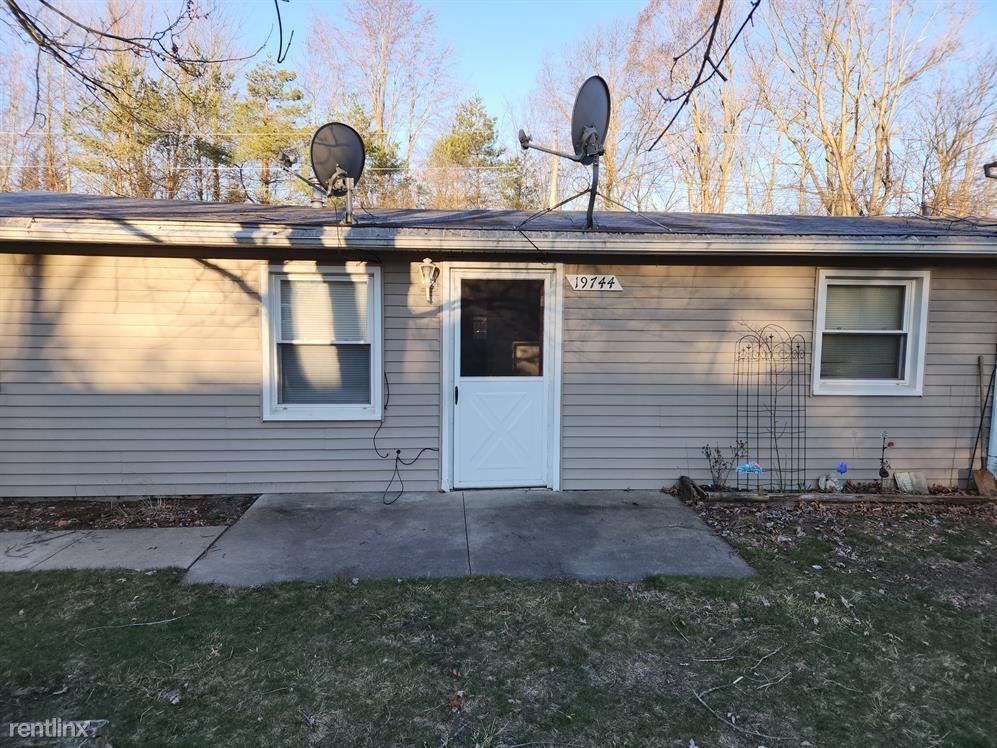 Sharon Court Apartments 19744 Sharon Ct, Belleville, MI 48111 Zumper