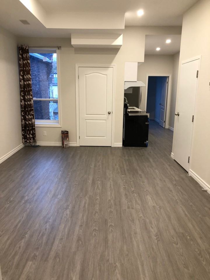 One Bedroom with Ensuite bathroom in Kensington Market Apartments