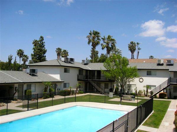 Apartments Columbus St / University, Bakersfield, CA 93306