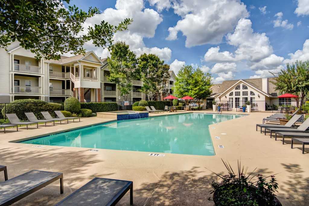 Galleria Park Apartments 100 Robins West Pkwy, Warner Robins, GA