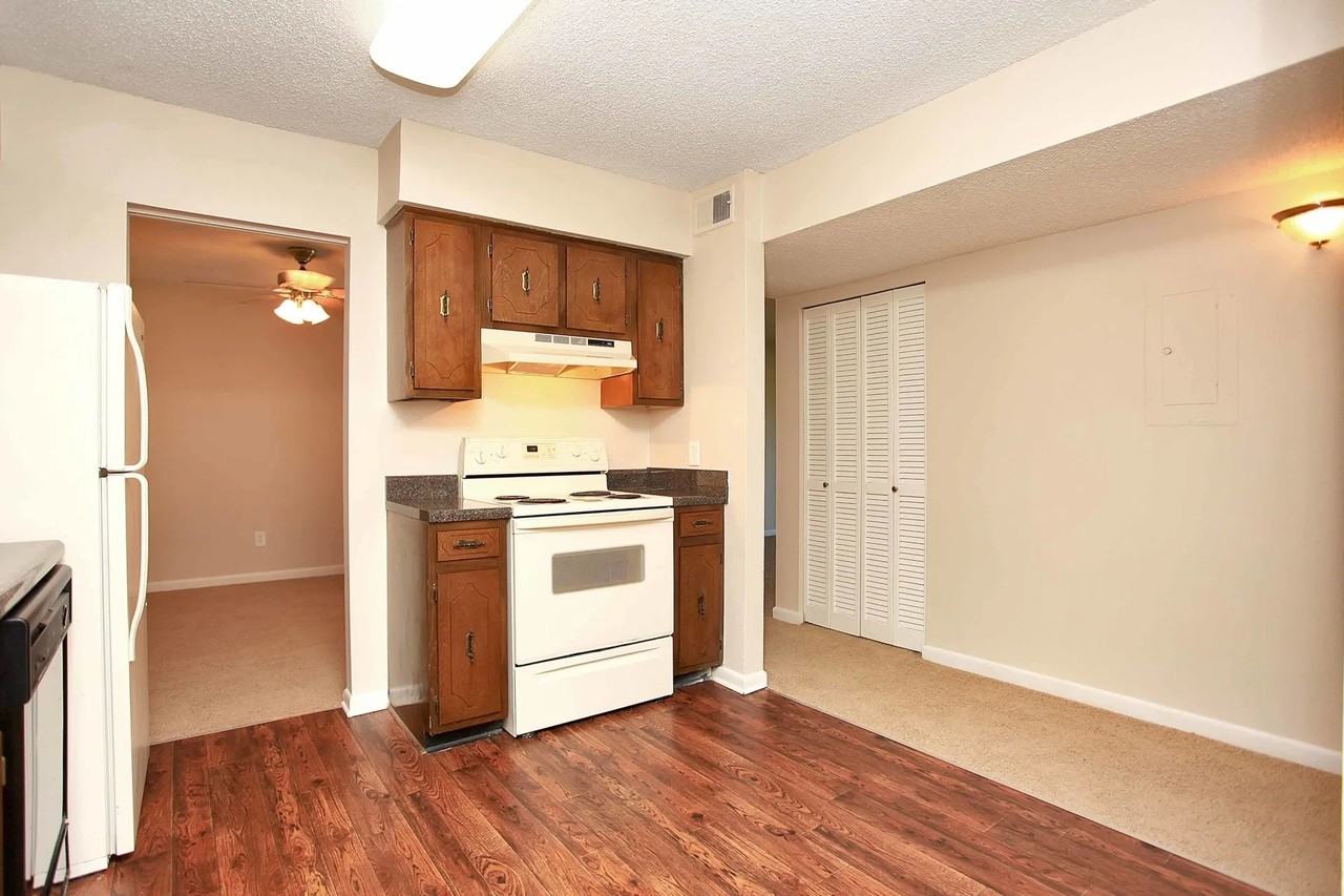 Nottingham Apartments 228 Sanders Ferry Rd, Hendersonville, TN 37075