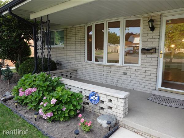 15 Mile Dodge Park Apartments 15 Mile Rd, Sterling Heights, MI