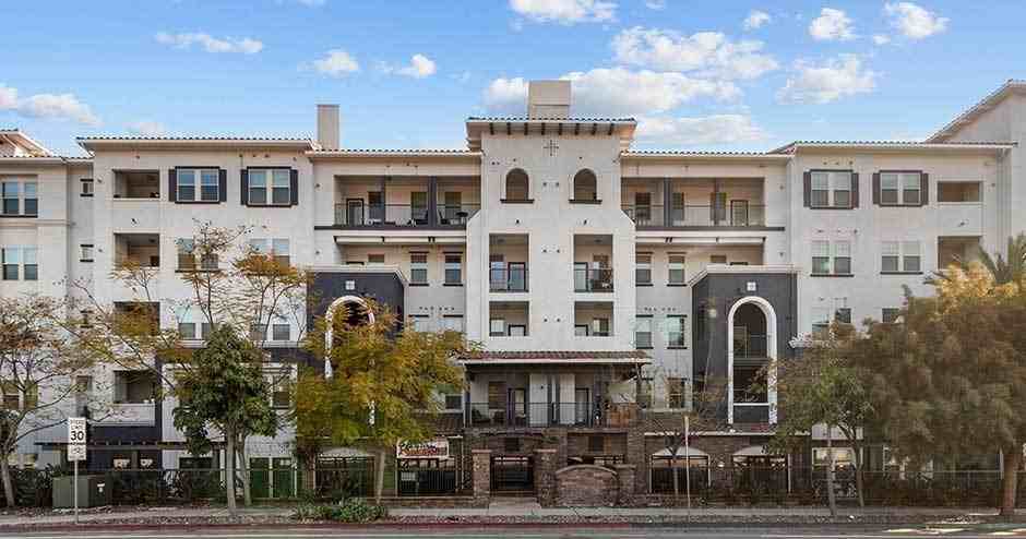 Iconic on Alvarado OffCampus Student Housing Apartments 6625