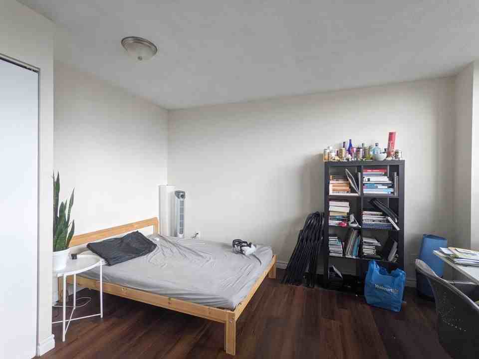 Elm Street, Toronto, ONTARIO M5T 1K5 Studio Apartment for 1,890/month