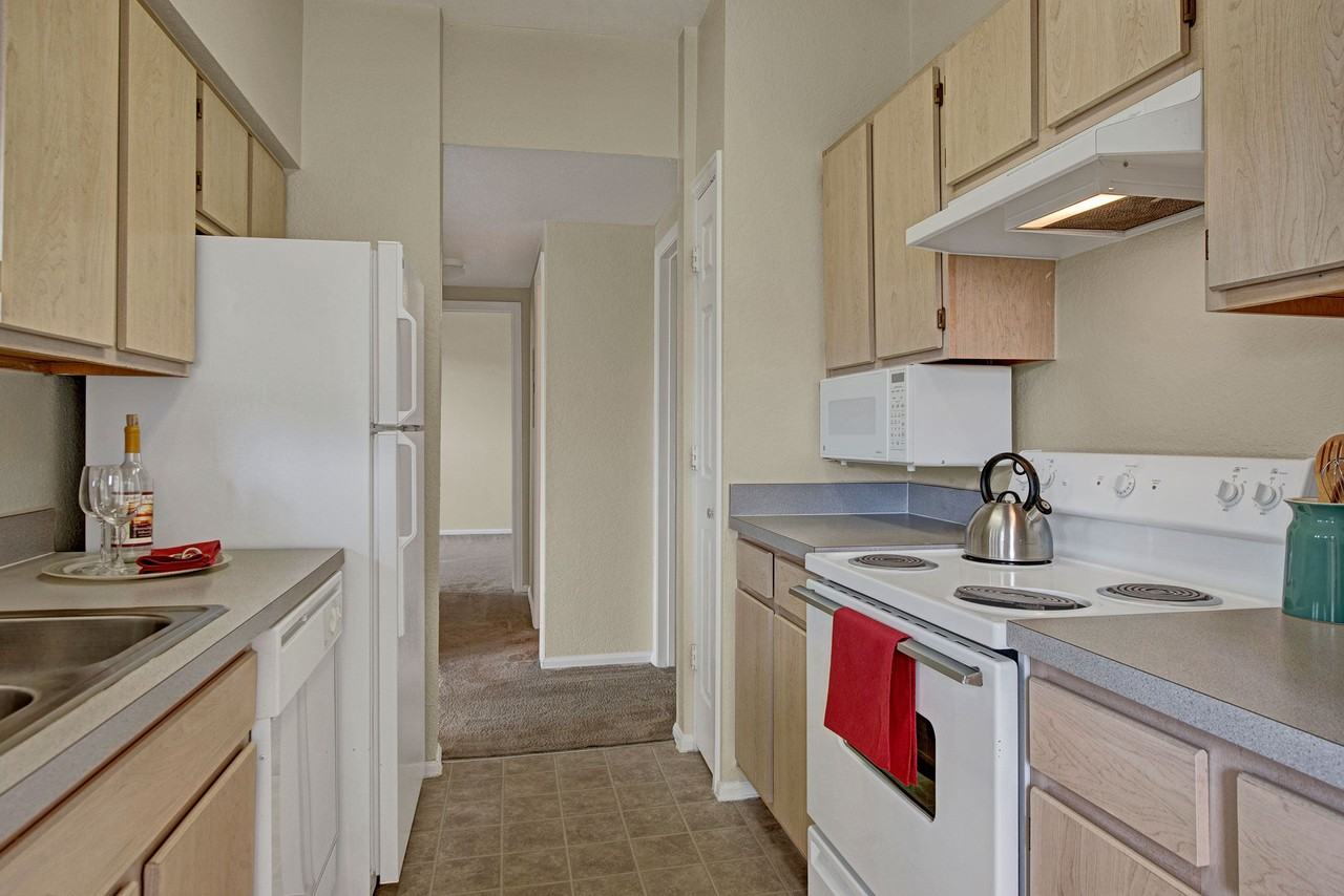 Camelback Pointe Apartments 3630 Rialto Hts, Colorado Springs, CO