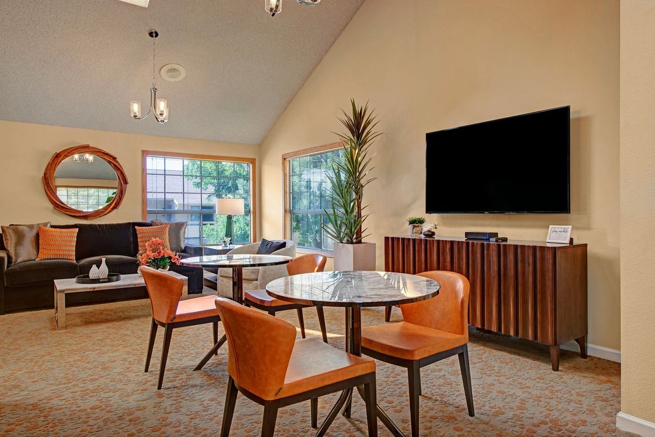 Grand View Apartments 2505 E Pikes Peak Ave, Colorado Springs, CO