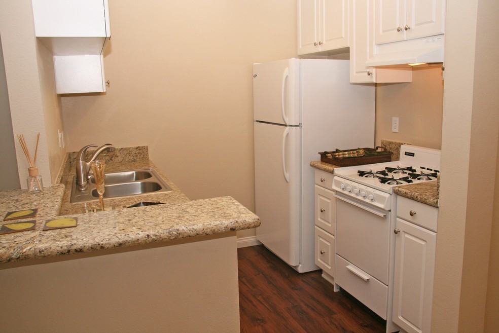 Harvard Manor Apartments 21 California Ave, Irvine, CA 92612 Zumper