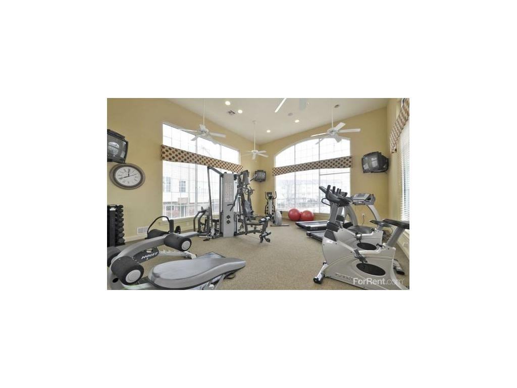 Camelot at La Mer Apartments 20 Pointe of Woods Drive North, Parlin