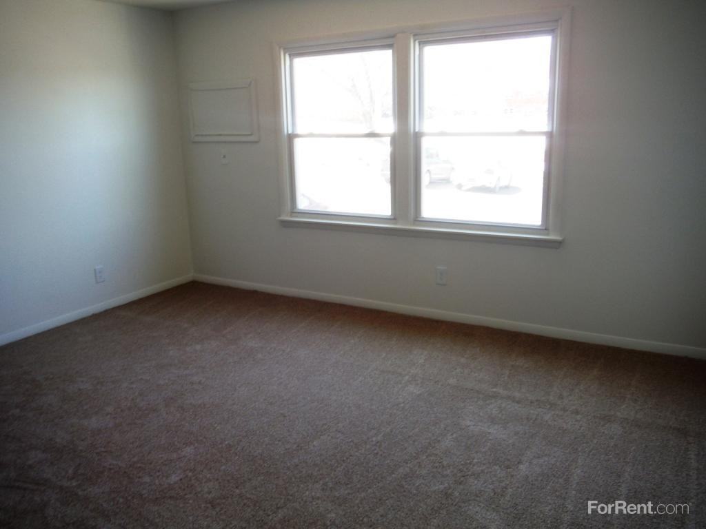 Elm Hill Estates Apartments 100 Eagle Ln, Camillus, NY 13031 Zumper