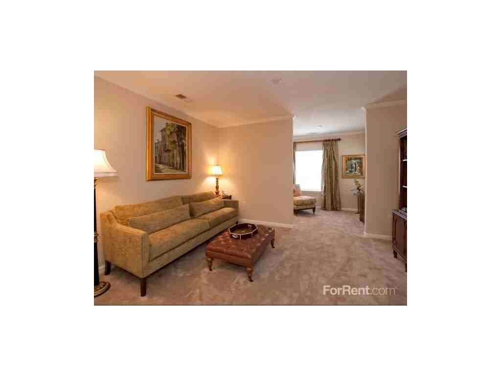 Meridian Parkside Apartments 1400 Summit Lane, Newport News, VA 23601